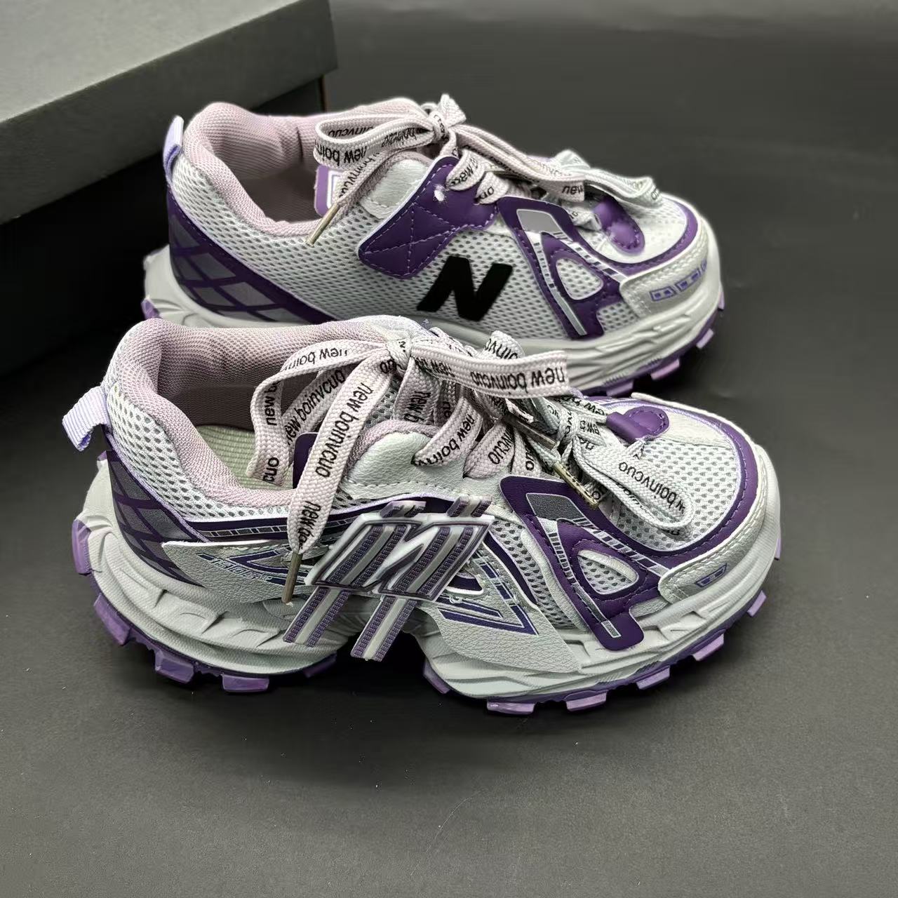 Children's shoes child